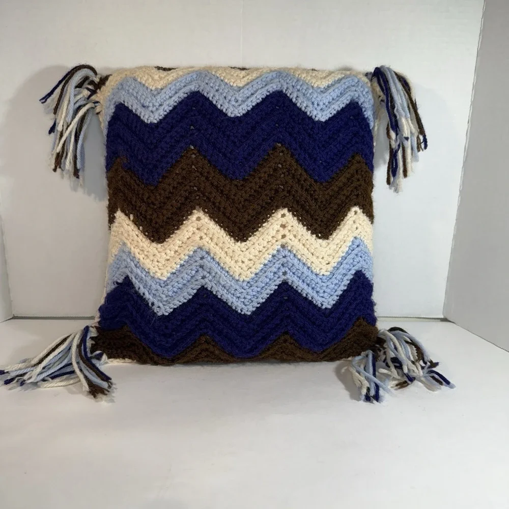 Vintage Granny Crochet Pillow MCM Retro Houndstooth Chevron W/ Fringe 1970 Blue